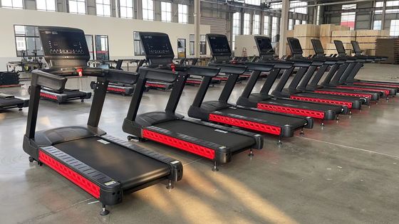 Peralatan Gym Treadmill yang dapat disesuaikan dengan tampilan LCD Stabilitas tinggi